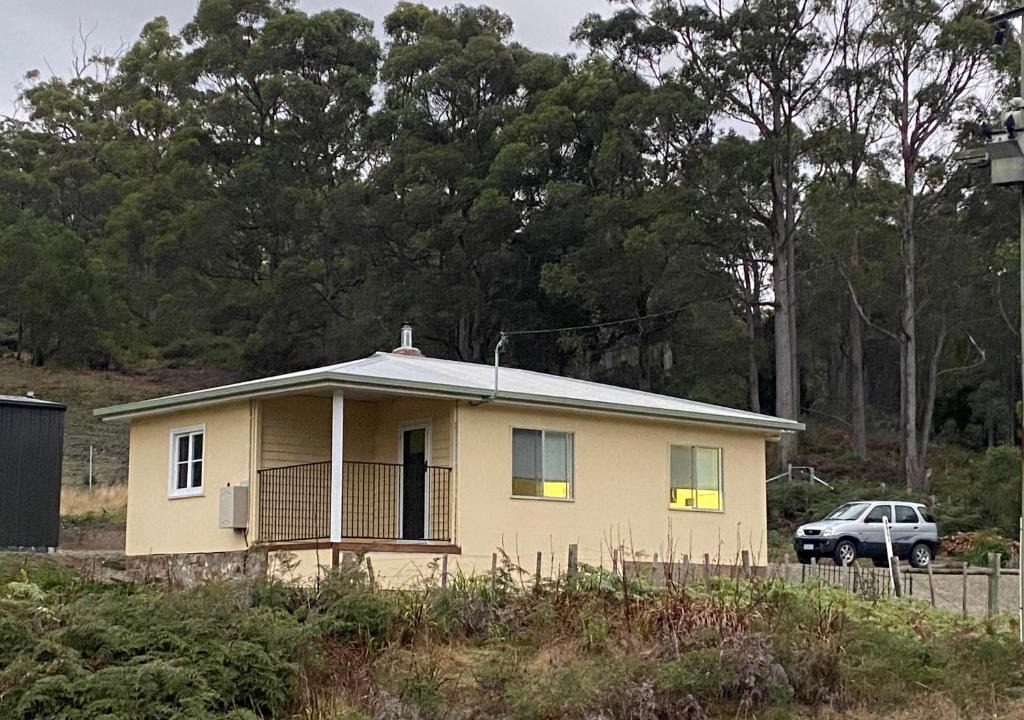 Alonnah House | Aruma Cottage Bruny Island