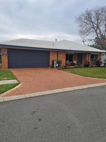Ascot Bed & Breakfast | Ascot Air and River bed and breakfast