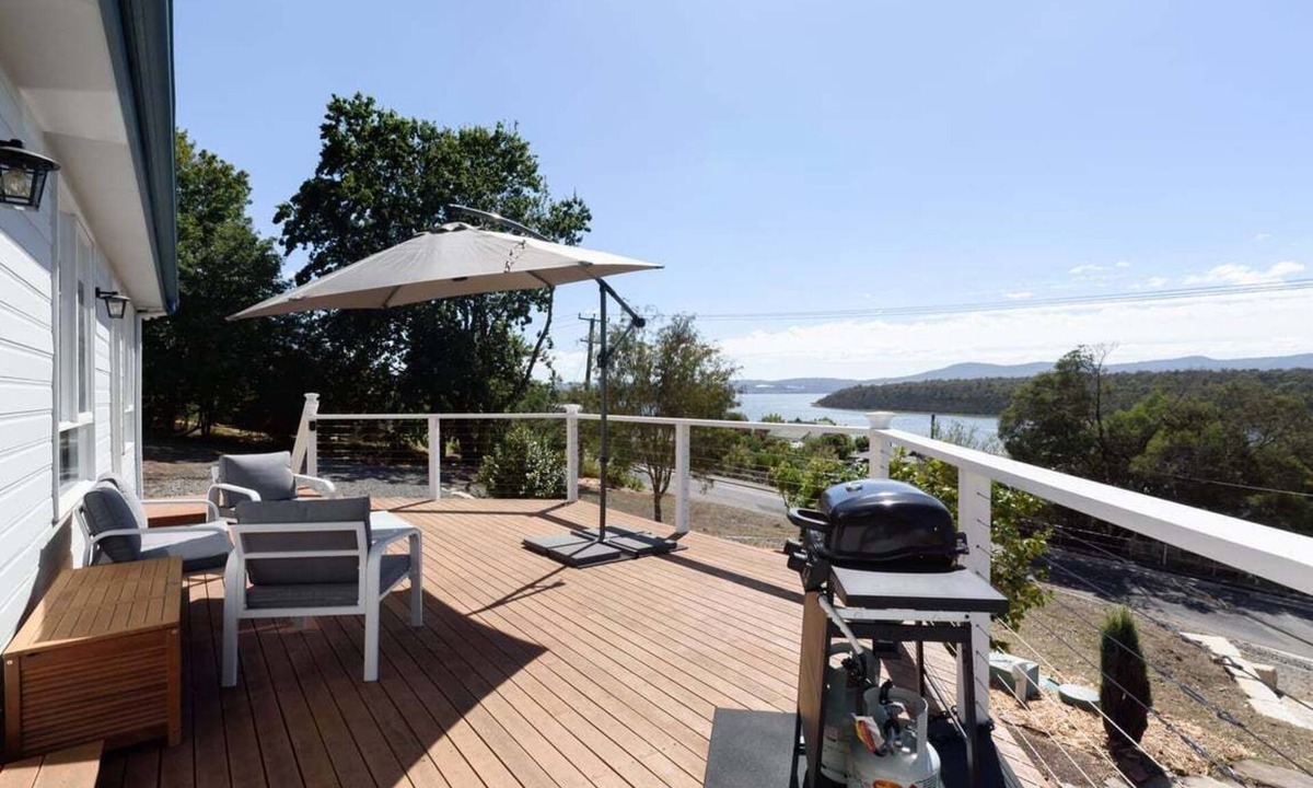 Lanena House | Autumn Views | Tamar River Retreat