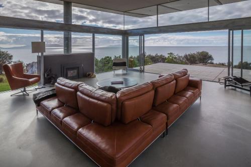 Rocky Hills Villa | Avalon Coastal Retreat