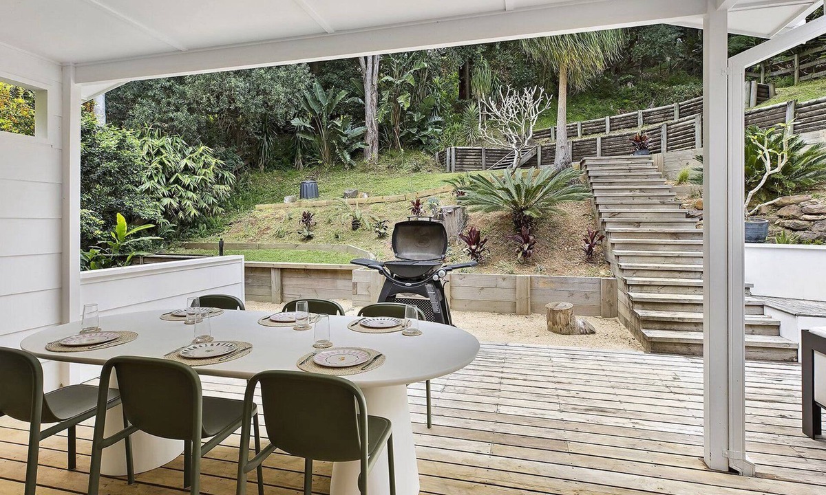 Avoca Beach House | AVOCA BEACH HOUSE - STYLISH RETREAT