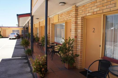 Ayr Hotel | Ayrline Motel