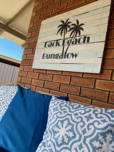 Lancelin House | Back beach bungalow - Great Family Getaway