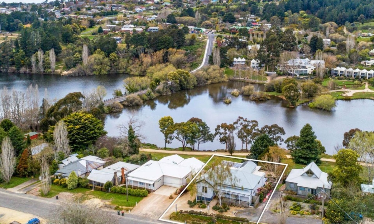 Daylesford Apartment | Balconies Lakeside Studio 1