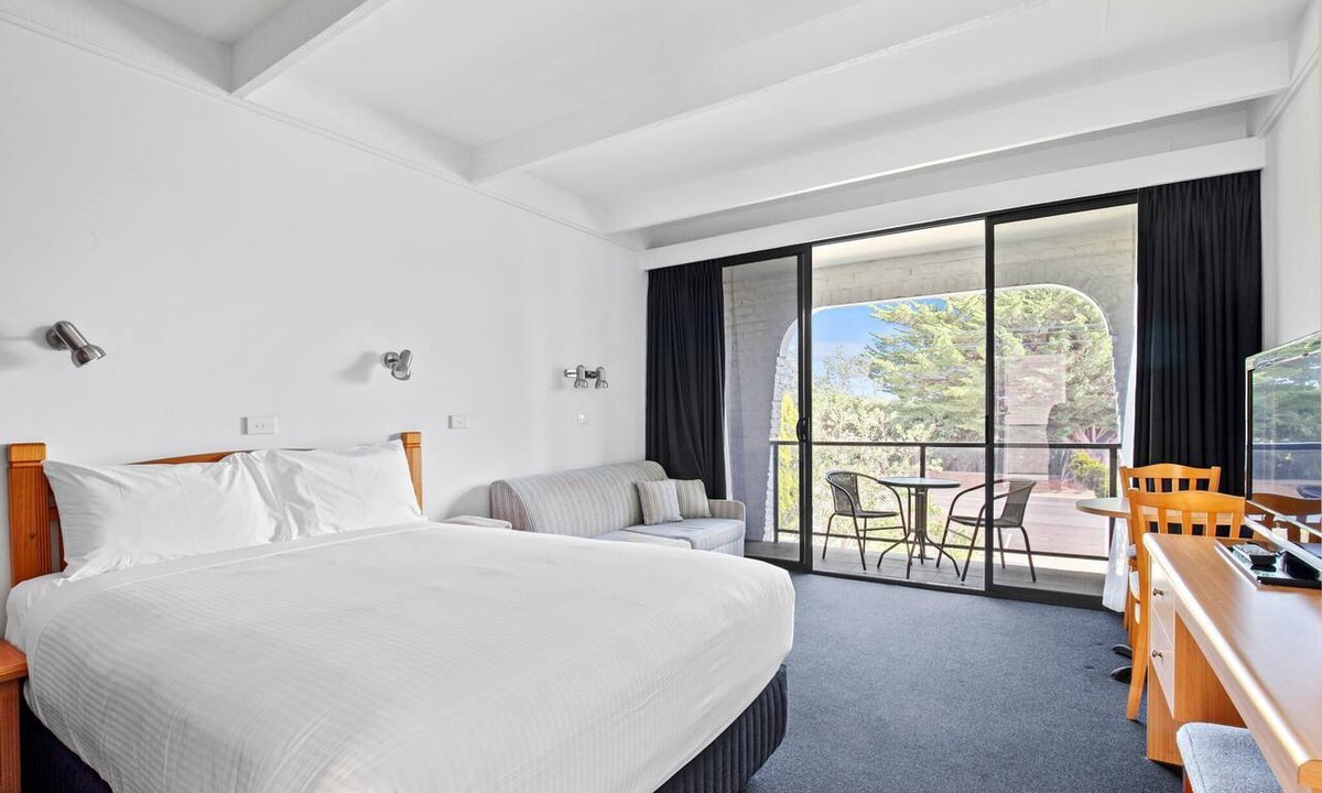 Lakes Entrance Hotel | Banjo Paterson Motor Inn