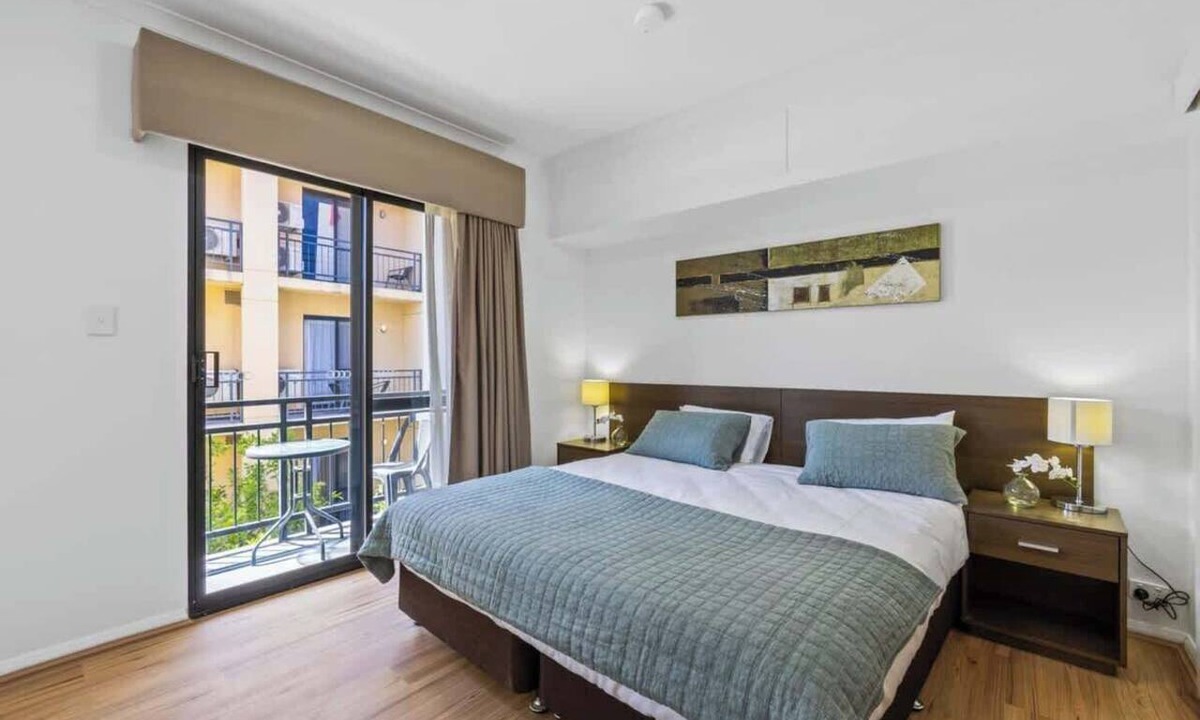 Northbridge Apartment | Bargain Apt Near RAC Arena w/Pool