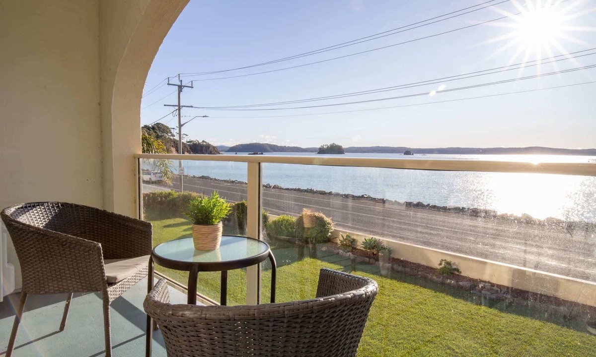 Batehaven Apartment | Batemans Bay Studio Escape with Lush Vista