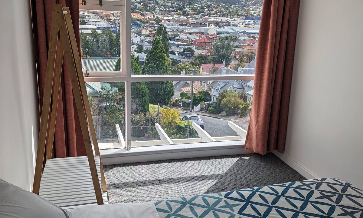 North Hobart House | Bayley 1 - Hobart city and mountain views