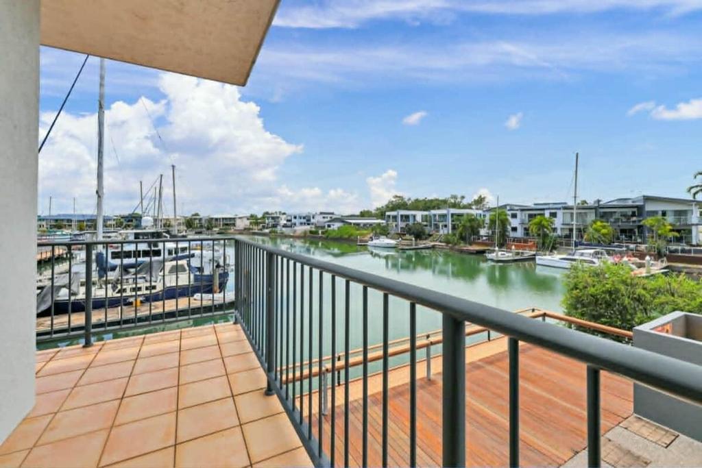 Bayview Apartment | Bayview Fishing Paradise: NT Luxury Marina Escape