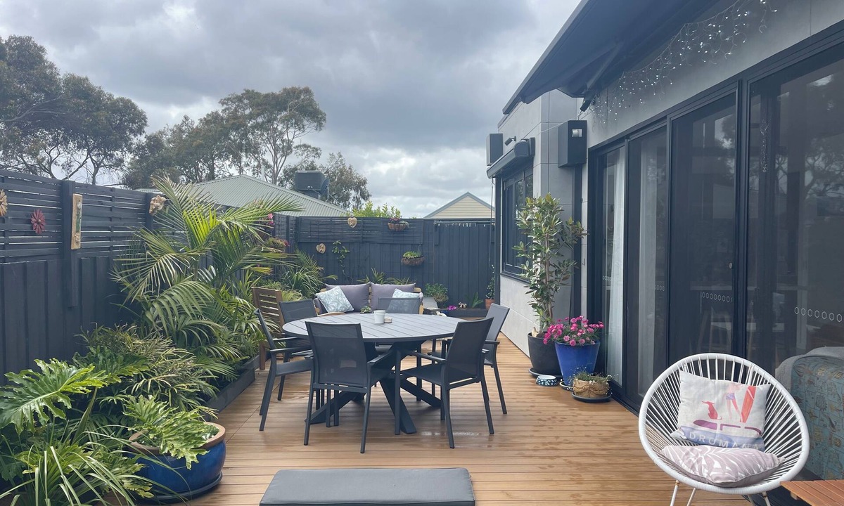 Safety Beach House | Beach and golf getaway.Around the corner from the valley golf resort. Walk beach