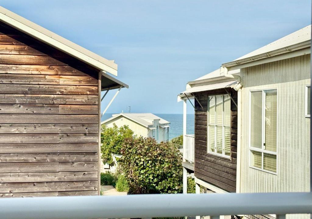 Caves Beach Villa | Beach Daze at Caves Beach Villas