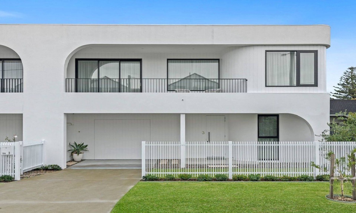 Hawks Nest House | Beach Retreat by Bobe