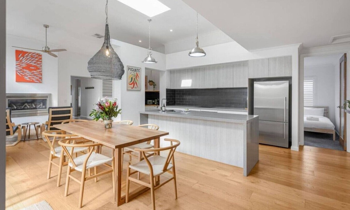 Torquay House | Beachbound on Rippleside