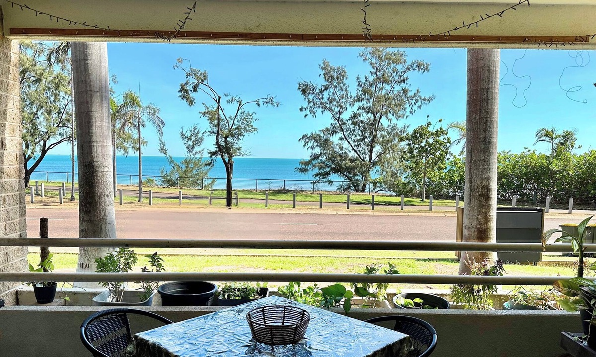 Rapid Creek Apartment | Beachfront Apartment on Nightcliff Foreshore