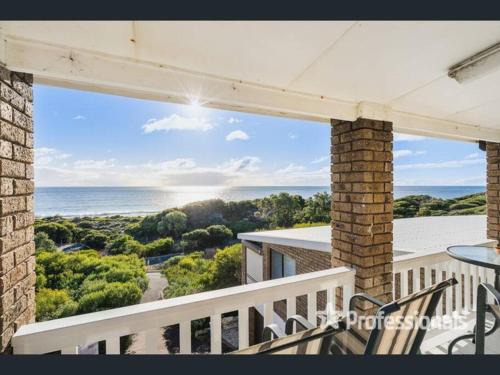Peppermint Grove Beach House | Beachfront Penthouse by Peppy Beach Retreats®