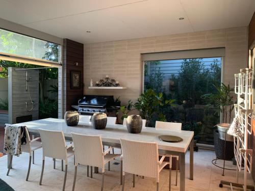 McCrae Apartment | Beachside holiday at its absolute best