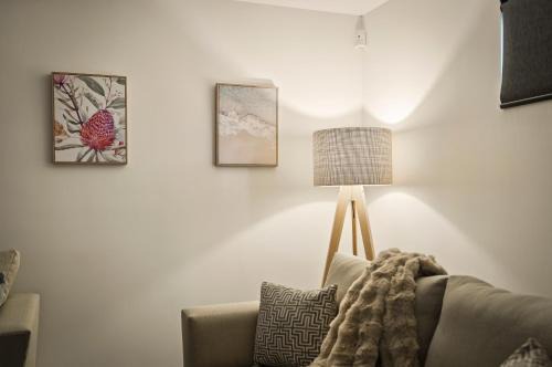 Lauderdale House | Beautiful Balook - 3 Bedroom Beach House
