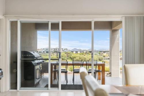 Nangkita House | Beautiful Island Blanche Pde Hindmarsh Island - BYO Linen - WiFi
