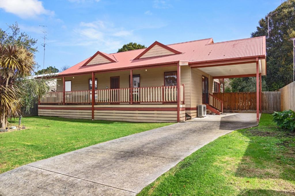 Inverloch House | Beilby Beach Cottage