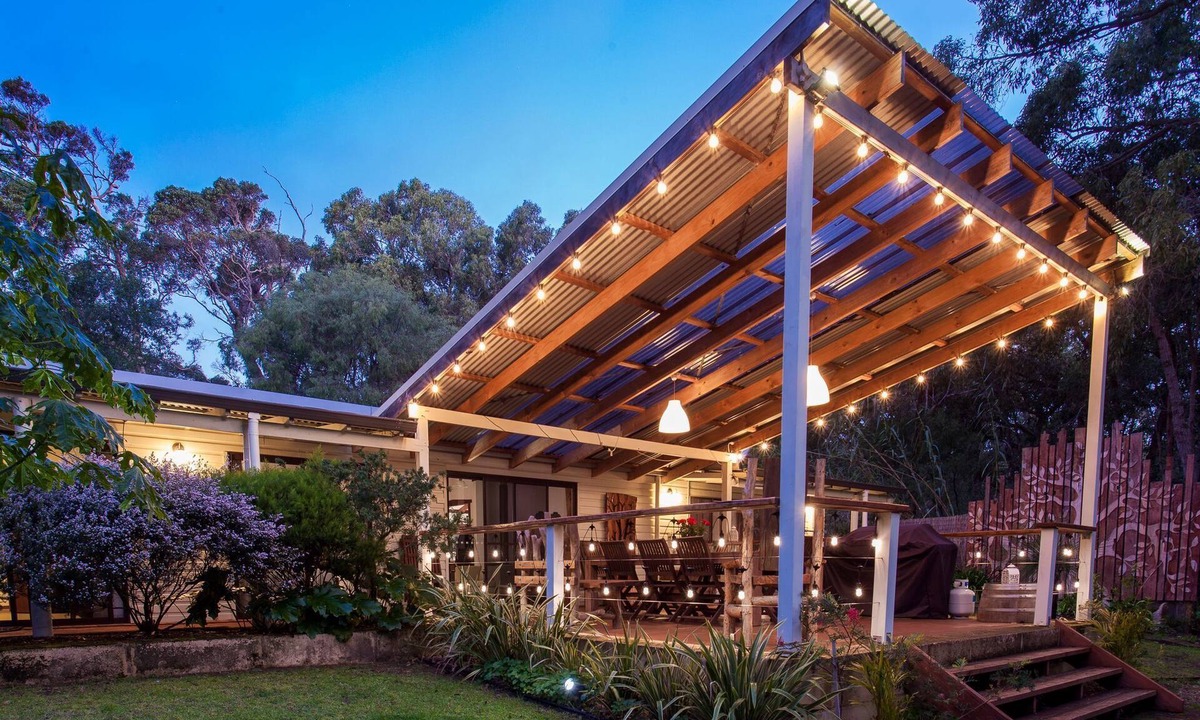 Redgate House | Bella Retreat - Peace & seclusion in redgum forest