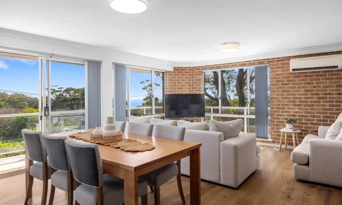 Mollymook Apartment | Bella Vista 1 - 2 Bedroom Apartment Ocean Views