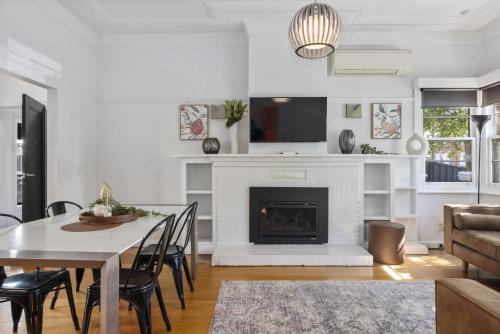 Bendigo House | Bendigo Signature Accommodation on Hargreaves