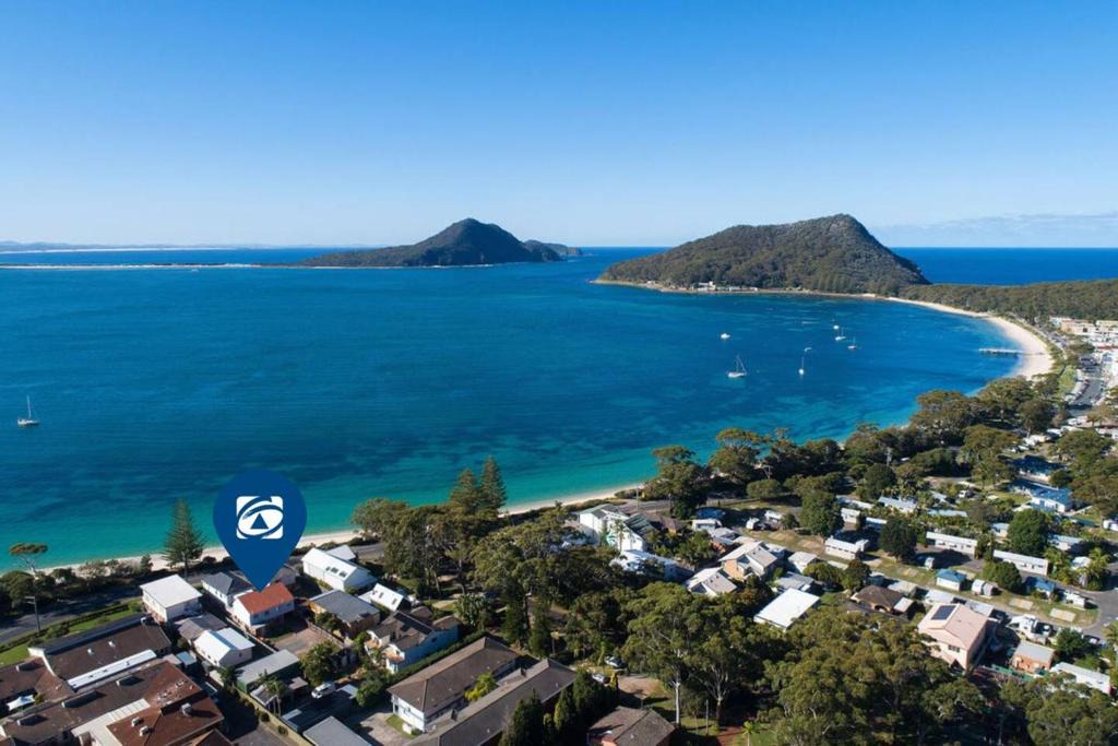 Shoal Bay Apartment | Berrigal 4 Beachfront