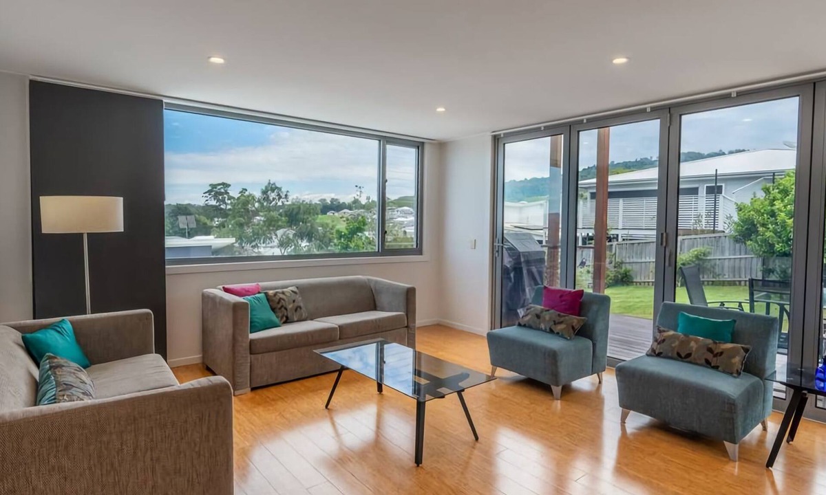 Berry House | Berry Delight - stunning, sweeping district views