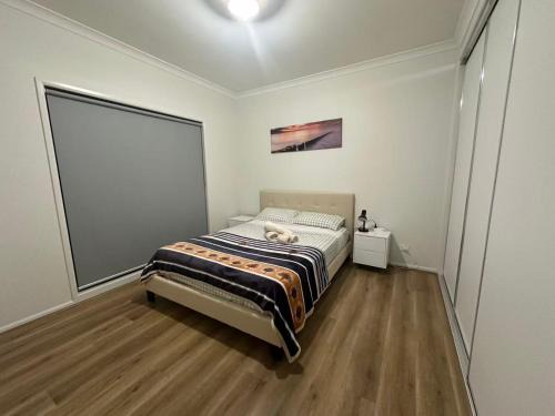 Berwick House | Berwick Modern Private Room- The Centre to Everything Close By