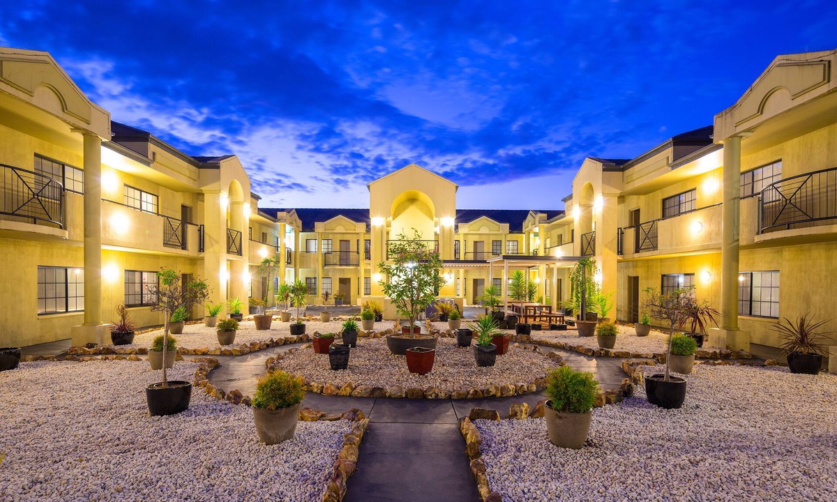 Dickson Hotel | Best Western Plus Canberra Central Apartments