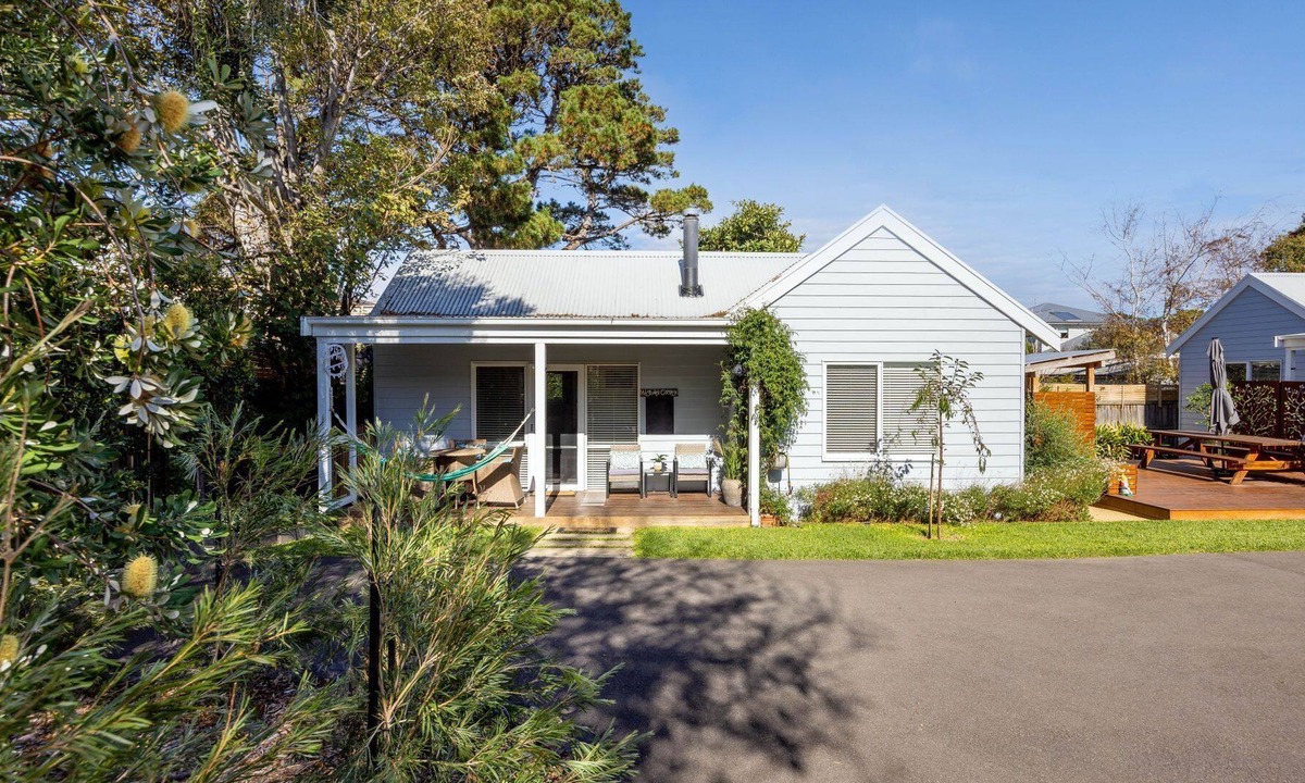 Sorrento Cottage | Bilinga Cottage - Magbird*