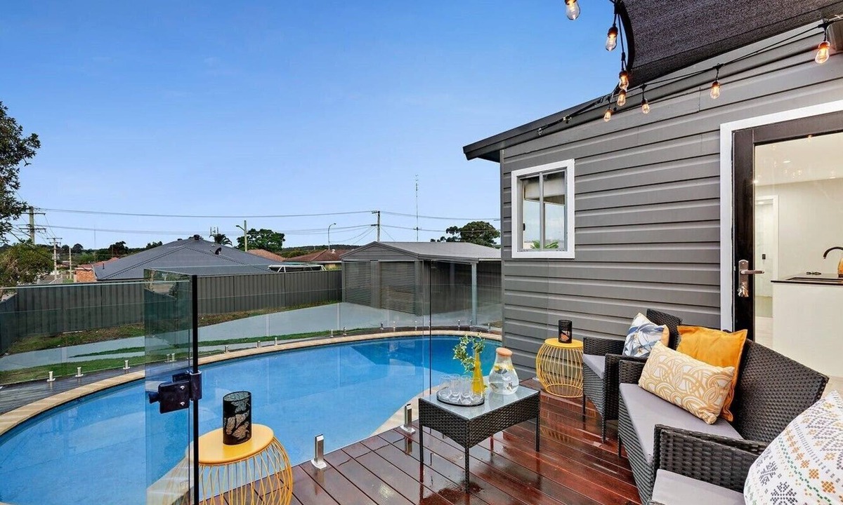 Cessnock House | Birdie's - Hunter Valley home with pool