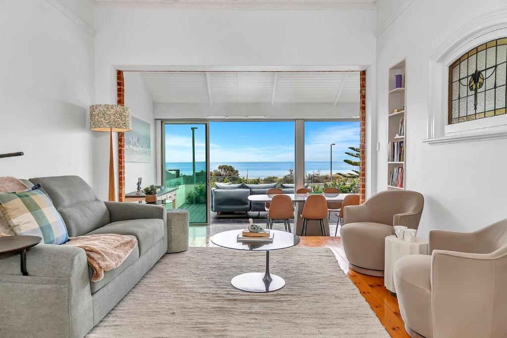 Grange House | Birdy Beach House - An Idyllic Oceanfront Lifestyle