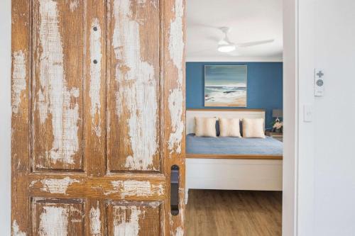 Forster Apartment | BJ Mick's Lakefront Apartment