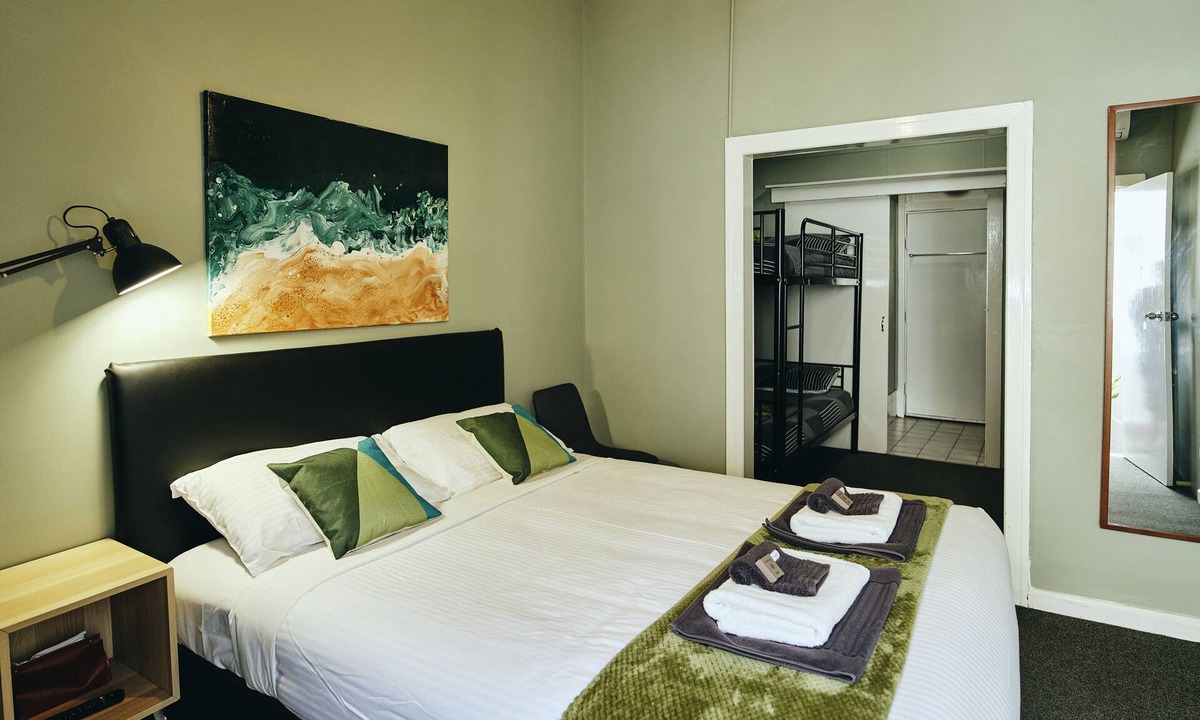 Collie Hotel | Black Diamond Lodge