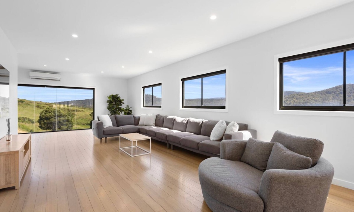 Merrijig House | Black Diamond Merrijig - Sauna & EV Charger - Sleeps 14