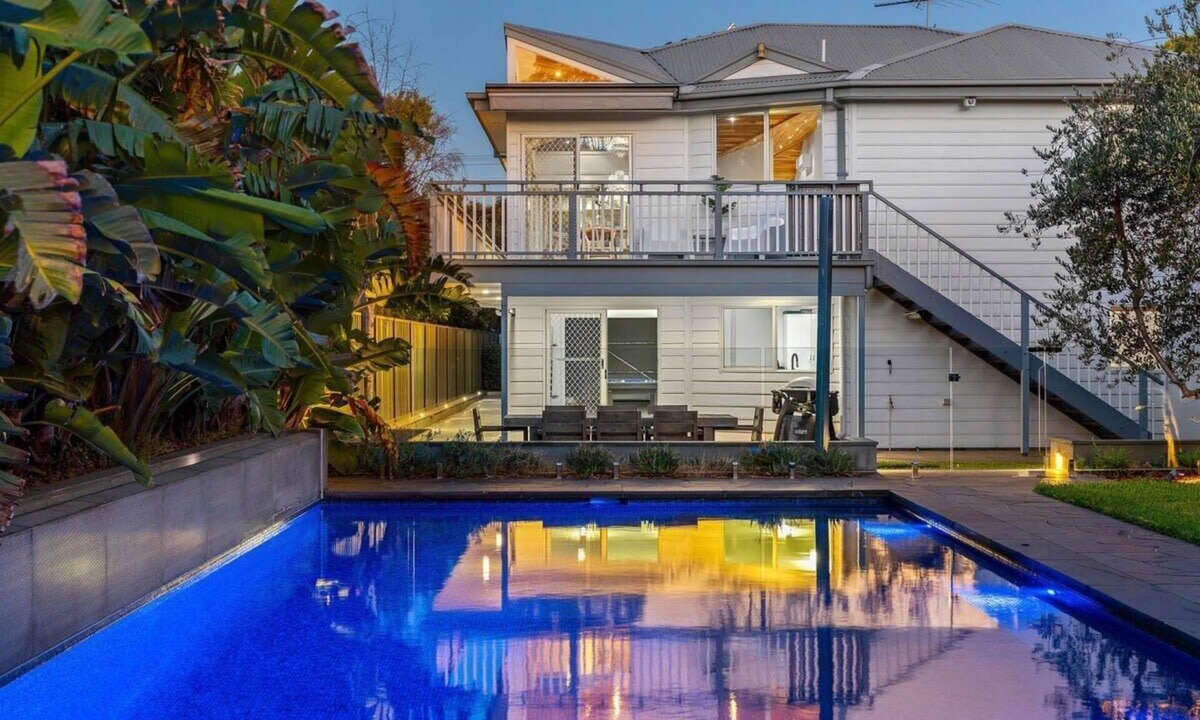 Blairgowrie House | Blairgowrie Beachside Retreat, Solar Heated Pool