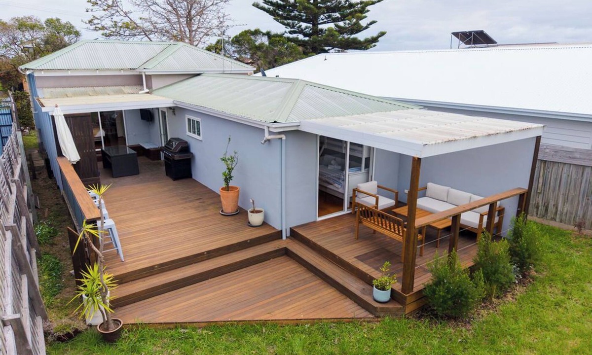 Rosebud House | Blue Bay Cottage, discover this little gem 850m fro the beach