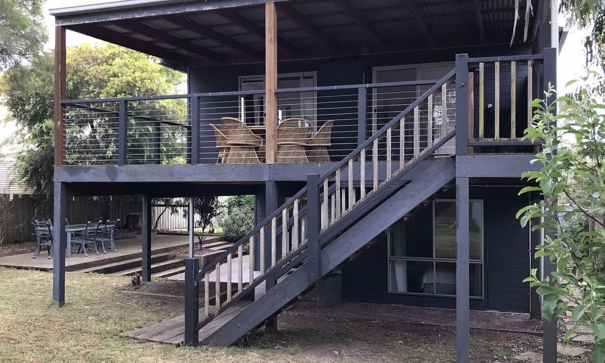 Inverloch House | Blue Fin Inverloch - Linen and Pet Friendly