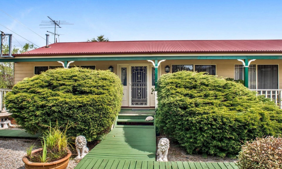 Wentworth Falls House | Blue Mountains National Park Valley Views
