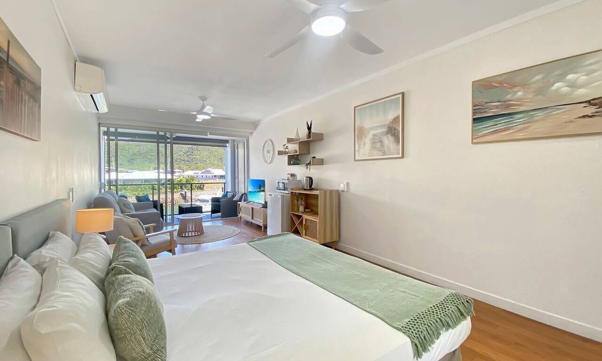 Nelly Bay Apartment | Blue on Blue Studio Room 1222