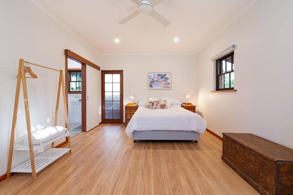 Pages Flat Apartment | Blueberry Farm Cottage