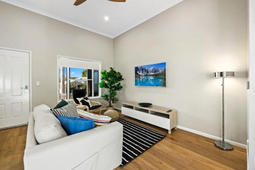 Toowoomba House | Bluestone Cottages - The Villa