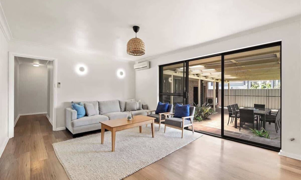 Broadwater House | Bluewater Retreat - Pet-Friendly Coastal Oasis