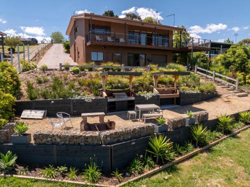 Bonnie Doon House | BONNIE DAWN