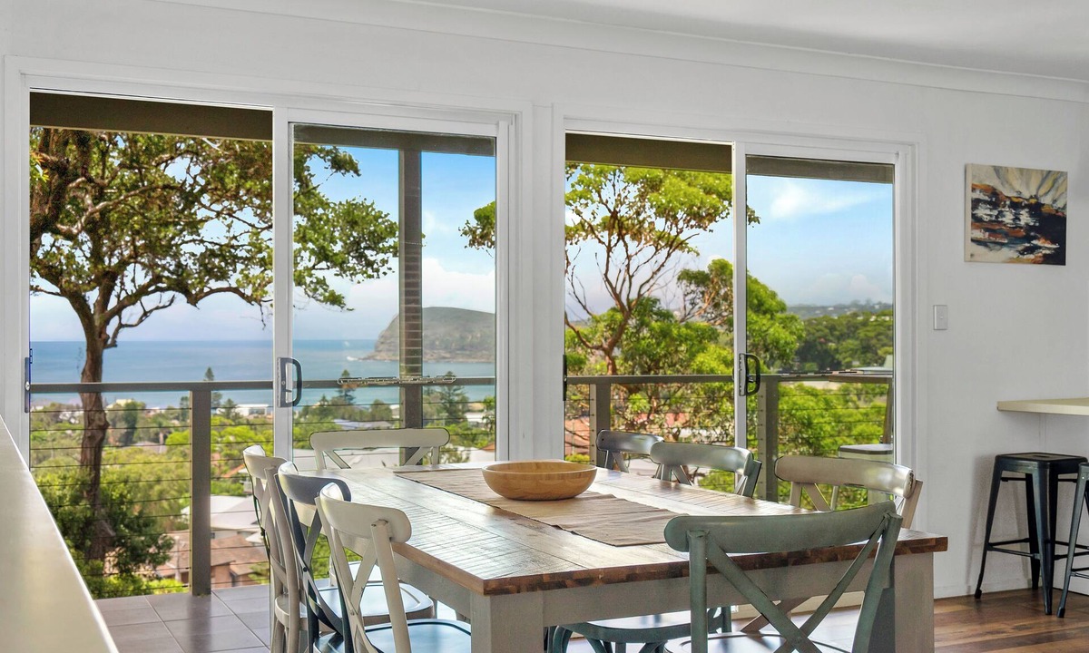 Copacabana House | "Boronia Beach House" - Amazing Ocean Views