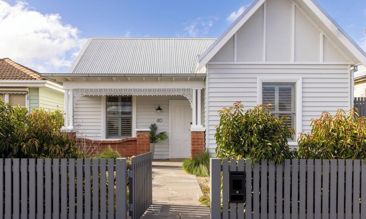 Kyneton House | BOTANICA HOUSE - YOUR KYNETON OASIS