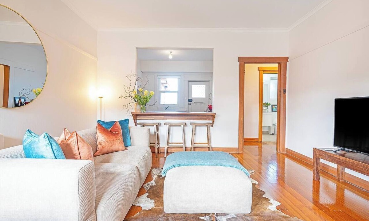 Sandy Bay Apartment | Braelands by the Beach Sun kissed Sandy Bay Escape