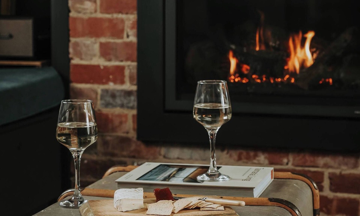 Hobart Central Business District House | Braithwaite Hobart, Chic Pied-a Terre with Fireplace & Outdoor Bath