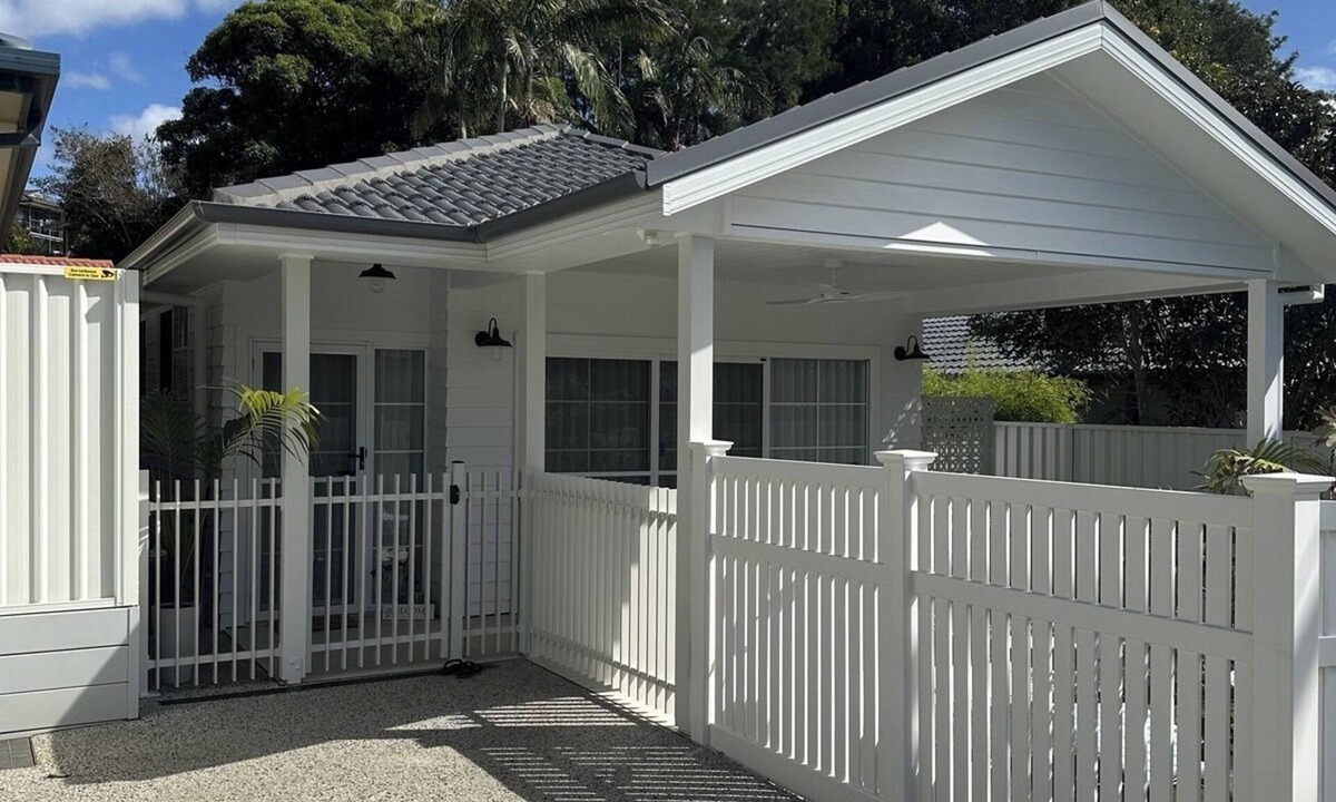 Port Macquarie Villa | BRAND NEW 2 Bedroom Coastal Villa Great location short walk to Shelly Beach